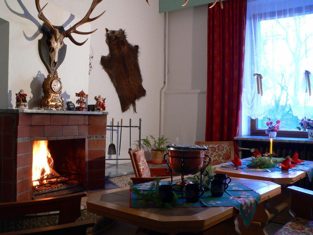 Hotel-Gasthof Zur Krone Saalburg Dış mekan fotoğraf